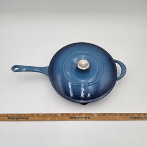 Blue cast iron enamel frying pan with lid - Vintage Cast Iron Skillet with Lid - Roasting pan - Dutch Oven - Enamel Cast Iron Cookware