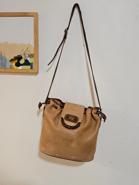 Vintage tan leather bucket bag - Ettiene Aigner l… - image 3