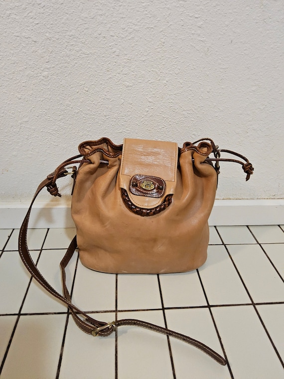 Vintage tan leather bucket bag - Ettiene Aigner l… - image 9