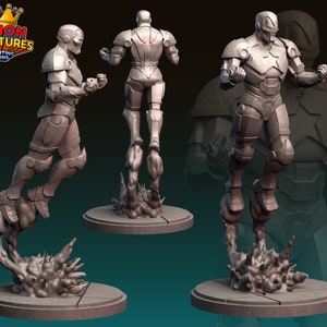 Puede incluir: Una miniatura impresa en 3D de un superhéroe con un traje futurista, volando con un efecto de fuego a sus pies. La miniatura está pintada en gris y está lista para ser ensamblada y pintada.