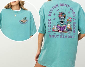 Camiseta "Me veo mejor inclinada sobre un libro", colores cómodos, camiseta de libros obscenos, regalo para amantes de los libros, camiseta divertida de esqueletos obscenos para amantes de los libros, 143494