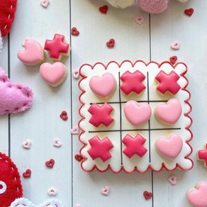 Tiny X and Heart Tic Tac Toe Multi-Cutter & Dough Popper Bild 5