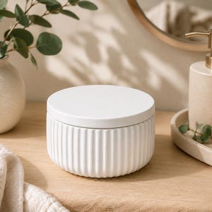 Słoik do przechowywania z pokrywką | Ceramiczny słoik z pokrywką | Słoik do przechowywania w stylu skandynawskim, biały | Tekstura żebrowana | Pudełko na biżuterię | Organizer łazienkowy