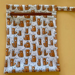 wasserdichter Wetbag Nasstasche mit Schlaufe im Fuchsdesign in verschiedenen Größen für Kitastart oder nasse Badekleidung