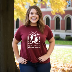 2 Fische & 5 Gerstenbrote Christian Shirt Boho Jesus T-Shirt Christus Shirt Jesus Bekleidung Bibel Vers Shirts 100% vorgeschrumpft Männer / Frauen
