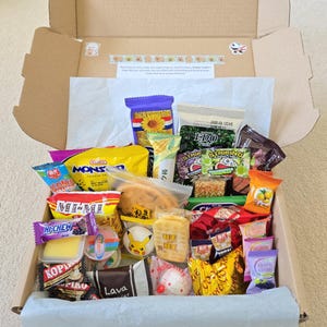 Asian SNACKS 22 treats box (letterbox) & 35 treats box-from Malaysia, Japan, Korea, Thailand, Taiwan etc *Asian Treats only*- Smiley Treats