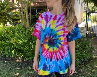 Adult Unisex spiral tie dye t shirt/ Gildan tshirt/ colorful tie dye/ woman’s tie dye/ men’s tie dye/ pre shrunk t shirt/short sleeve/blue