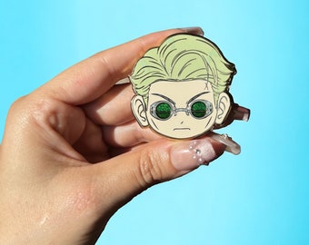 Pin de esmalte com cabeça de chibi Nanami