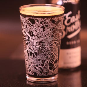 Aangepaste marathon-, parcours- of routekaart pintbril | Geëtste bierglazen | Zelfinvoer | Accepteer GPX-/GeoJson-bestand | Activiteitscadeau hardloper