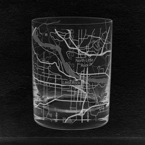 Little Rock - Plan de la ville en RA Verre à roche | Verre à whisky gravé | Verres à scotch gravés | par FineBruh
