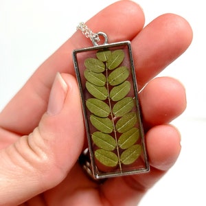 Rectangular Leaf Pendant Necklace