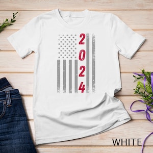 USA Flag American States Happy New Year 2024 Vintage Retro T-Shirt Sweatshirt
