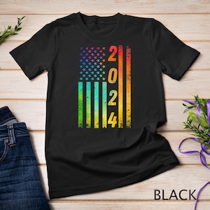 USA Flag American States Colorful Happy New Year 2024 Vintage Retro T-Shirt Sweatshirt
