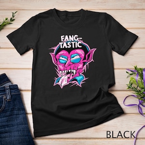 Fang-Tastic Cartoon Vampire Un design di maglietta audace e divertente per il pubblico americano T-shirt Felpa