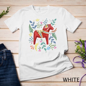 Swedish Dala Horse Folk Art Sweden Flag Dalahelmsoljd Horse T-Shirt Sweatshirt