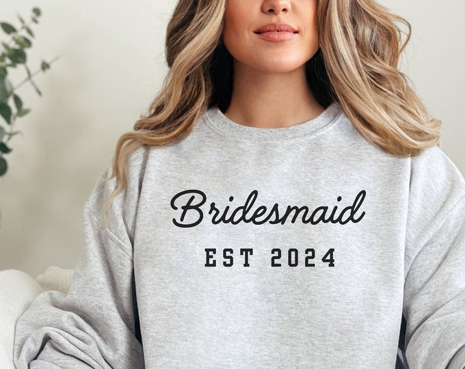 Custom Bridesmaid Heart Name Sweatshirt, Personalized Bridal Party Sweatshirt, Bridesmaid Sweatshirt Custom, Custom Bridal Sweatshirt