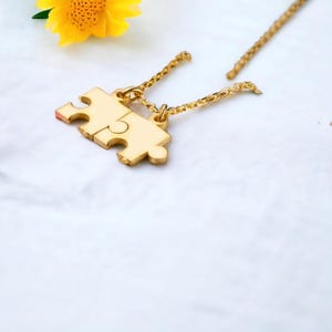 Collar personalizado con forma de rompecabezas grabado, collar con nombres personalizados, iniciales, joyería grabada para ella y para él, collar para parejas y amigos.