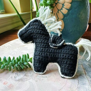 Handmade Crochet Horse Keychain - Cute Pony Gift for Animal Lovers