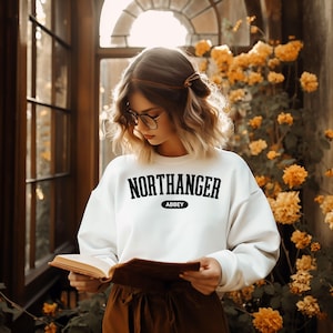 Sudadera con letras mayúsculas de La Abadía de Northanger: ropa clásica para amantes de los libros, regalo para fans de Jane Austen, ropa literaria minimalista, inglés