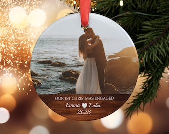Adorno personalizado para nuestro primer compromiso navideño, adorno con foto personalizado, regalo de Navidad para pareja, regalos de compromiso, adornos navideños