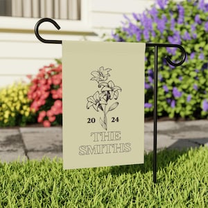 Bandeira de jardim personalizada, faixa de nome de família personalizada, placa de quintal ao ar livre, decoração de jardim floral, presente de inauguração de casa, bandeira de jardim, presente para mãe