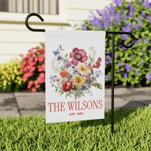 Bandeira de jardim personalizada, faixa de nome de família personalizada, placa de quintal ao ar livre, decoração de jardim floral, presente de inauguração de casa, presente para a mãe