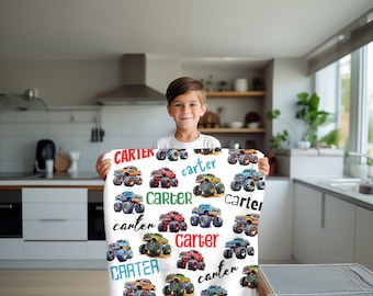 Gepersonaliseerde monstertruckdeken voor kinderen, verjaardagscadeau vrachtwagenliefhebber, kleine monstertrucks, aangepaste naam fluwelen pluche deken