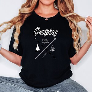 Camping Vibes Unisex T-shirt - De oproep van de natuur tot avontuur!