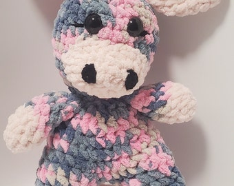 Vaca multicolor a crochet