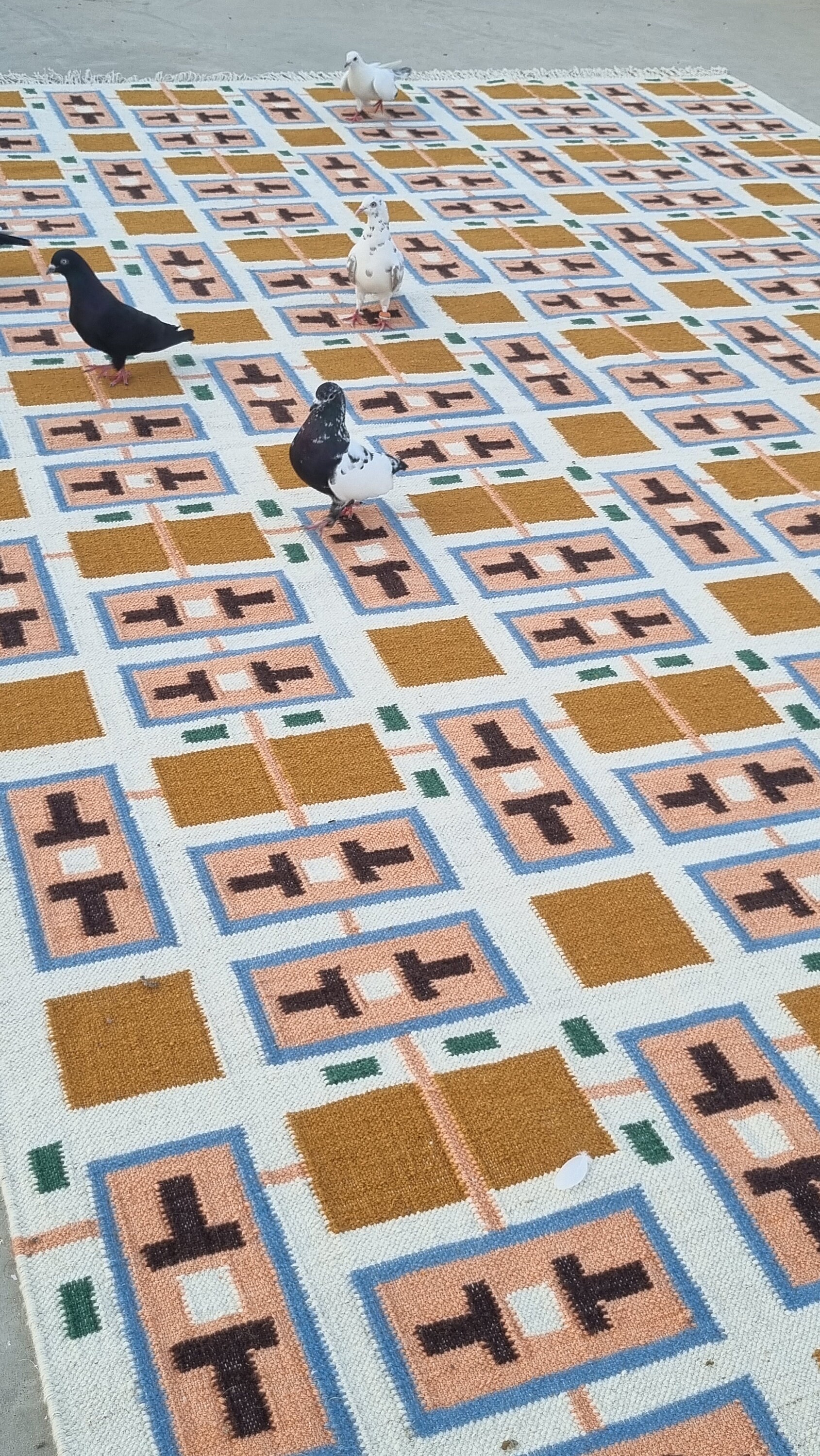 幾何学模様の手織りウールラグ 手織りの幾何学模様のラグ 100% ウールの伝統高級エリアラグ