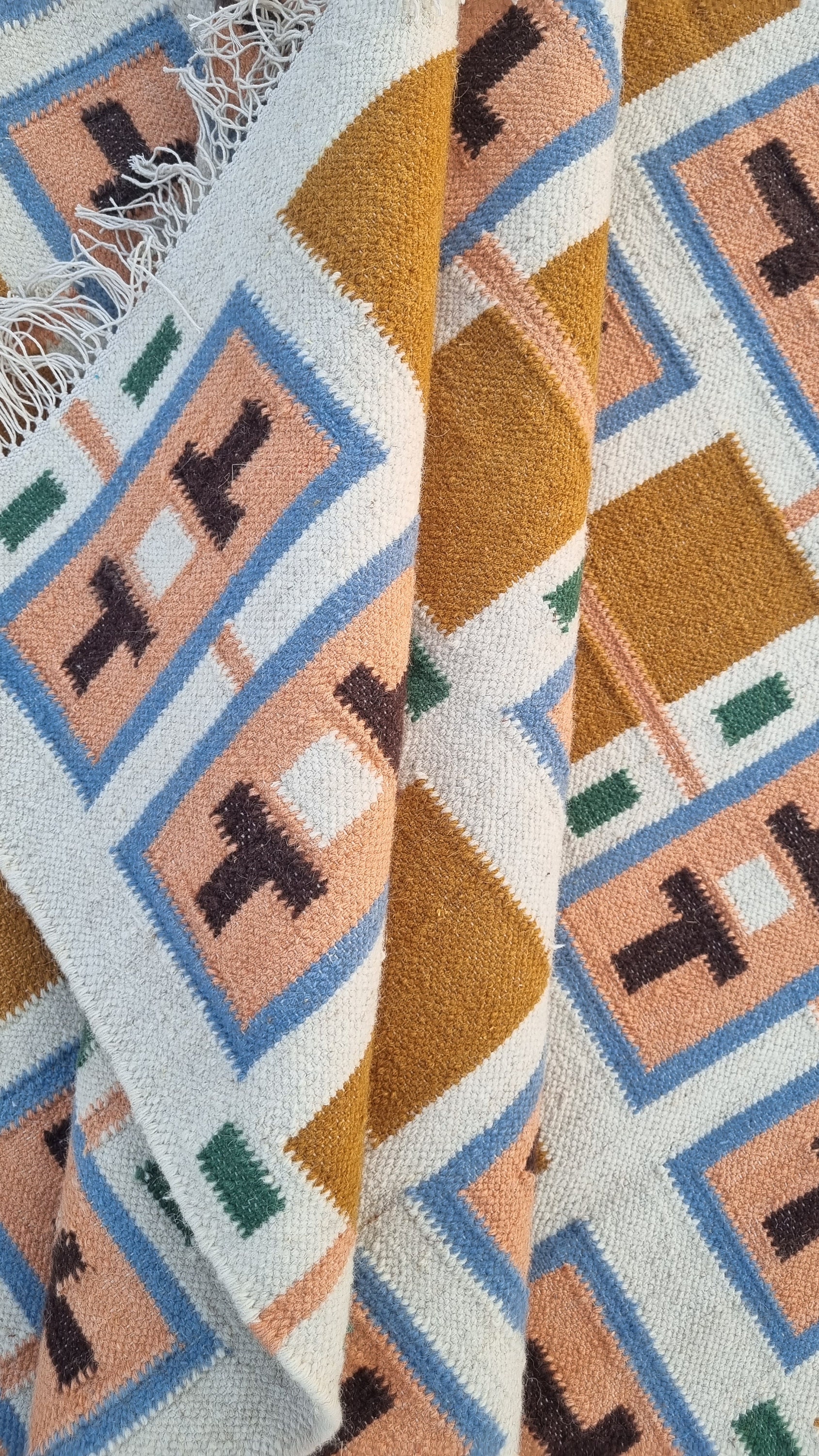 手織りの幾何学模様のラグ 100% ウールの伝統高級エリアラグ