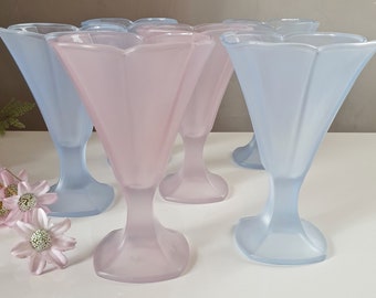 6 Luminarc France glass ice cream cups in pastel pink and blue. Fruit bowls, French vintage. Bistro, cafe style.