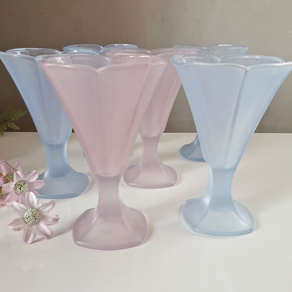 6 coupes crème glacée en verre Luminarc France roses et bleues pastels. Coupes à fruits, Vintage français. Style bistrot, café.