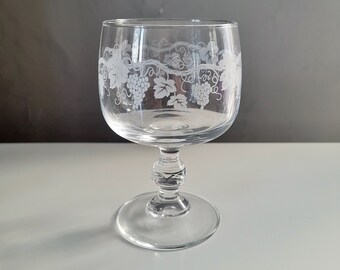 6 verres à vin vintage Luminarc France. Transparents avec décor vignes, raisins et sarments.