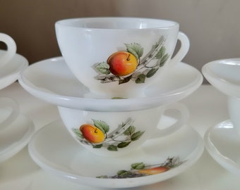 Ensemble à Café Arcopal Opaline Vintage - Décor Fraises Et Mûres - Incomplet, En Bon état D'occasion