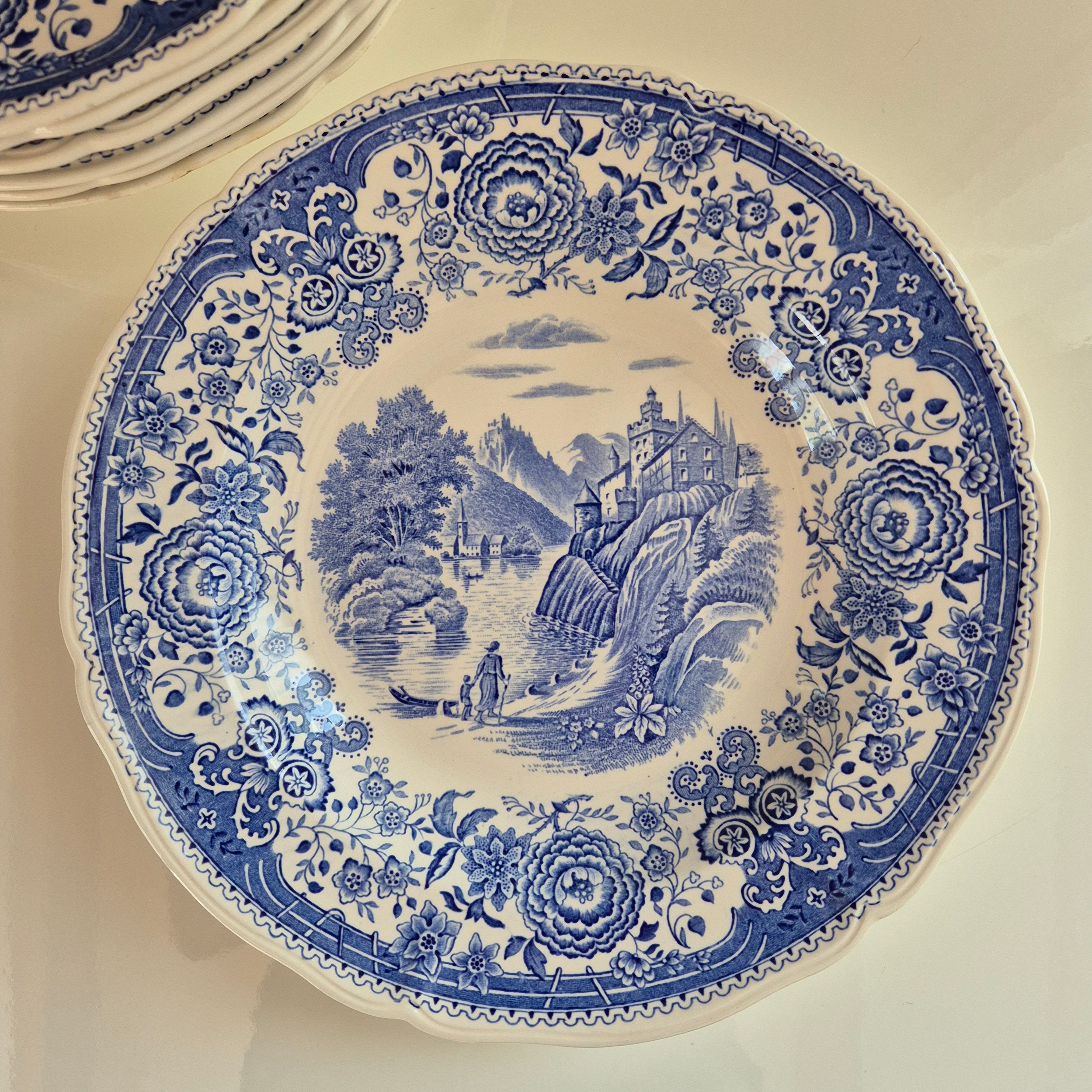 ビレロイ＆ボッホ ブルゲンラントの青と白の皿、ヴィンテージ食器