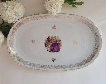 Grand plat de service en porcelaine de Limoges, style Fragonard, français vintage