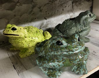 CUSTOM Painted Ceramic Arnel Toad Tissue Dispenser MEDIUM - Etsy