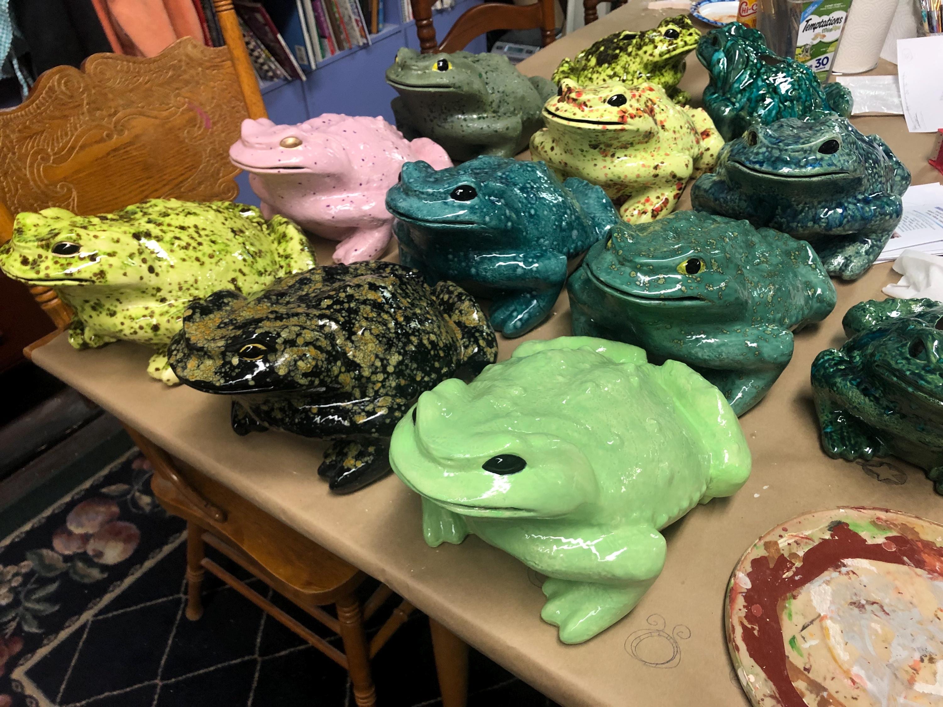 CUSTOM Painted Ceramic Arnel Toad Toilet Paper Holder/paper Towel