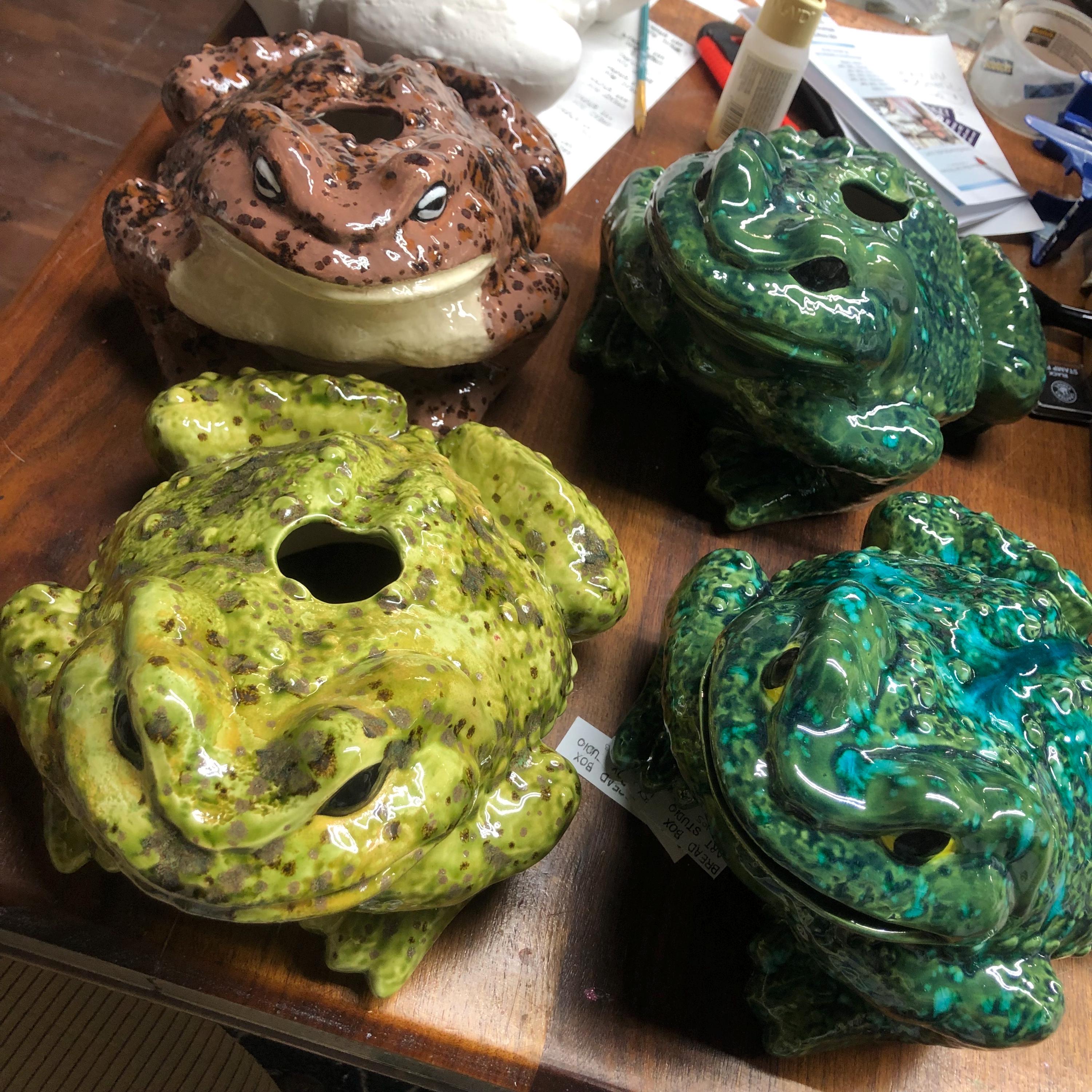 CUSTOM Painted Ceramic Arnel Toad Tissue Dispenser MEDIUM - Etsy