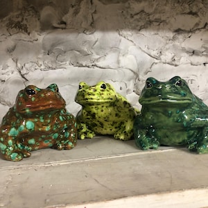 Salvadanaio a forma di rospo in ceramica dipinto su misura PICCOLO