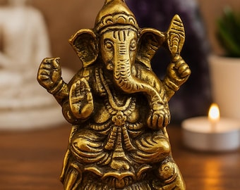 ネズミに座る真鍮のガネーシャ神像、ヒンズー教の神、インドの真鍮
