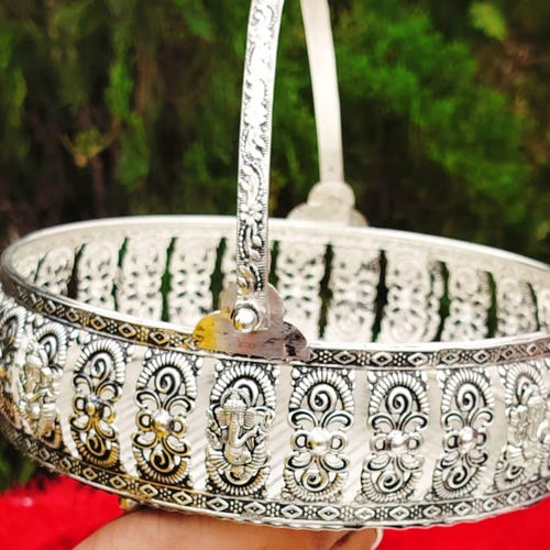 Panier de fleurs ashtavinayak en argent allemand gravé - Décoration de temple