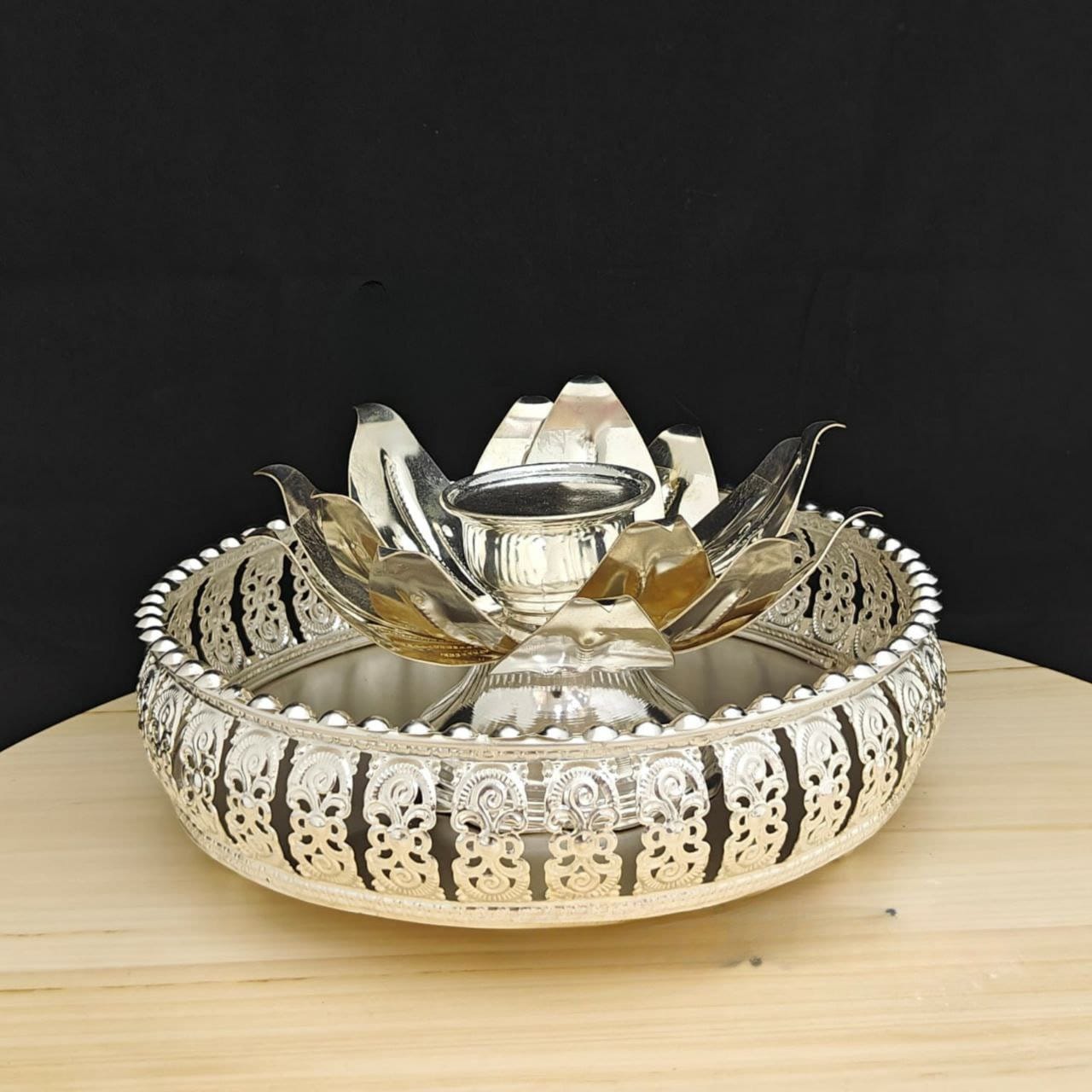 DEVISEWORKS デバデバの実 GOLD 金実&SILVER 銀実 セット Return Gifts- German Silver Tray With Lotus Shape Flower Deepam