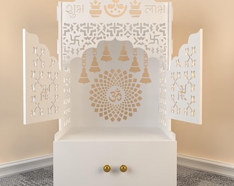 Premium Finish Pooja Tempel aus Holz mit Türen für Haus und Büro mit LED und geräumigem Regal, weißes Finish | Mandir für Zuhause und Büro Geschenke