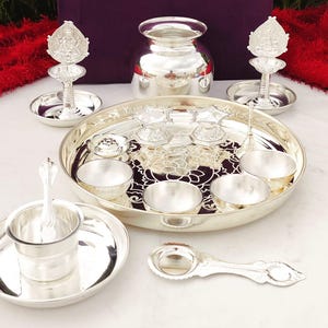 Laxmi Pooja Designer Thali-set voor thuistempel - Religieuze festivalborden - Decoratief traditioneel gevoel - Cadeauartikelen retourneren voor Varalakshmi