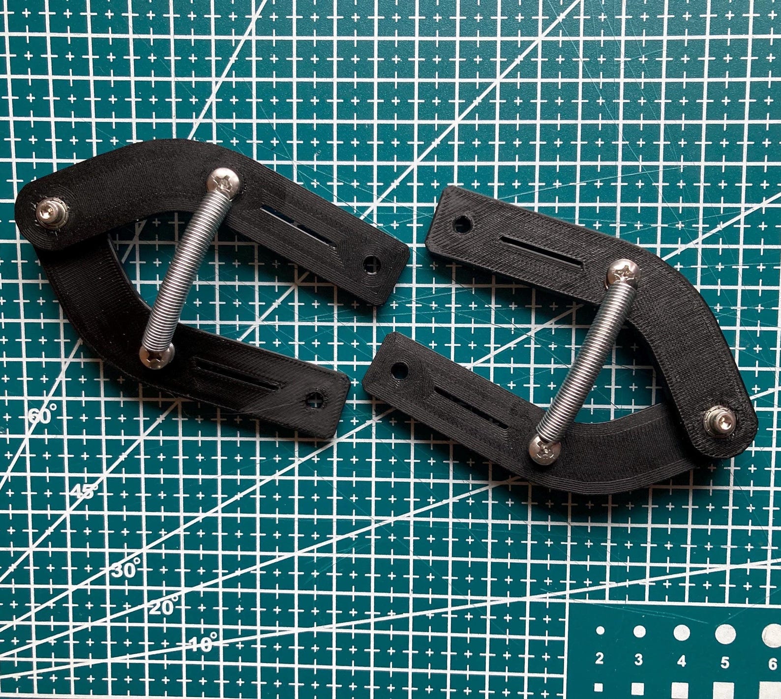 3D Printed V-hinges for Masks, Fursuit Furry Heads, Cosplay [europe] - Etsy