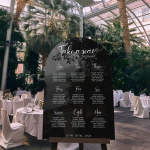 Nehmen Sie Platz Schwarzer Sitzplan Hochzeit, Minimalistischer Hochzeitssitzplan, Tischplan, Zahlen Sitzplan