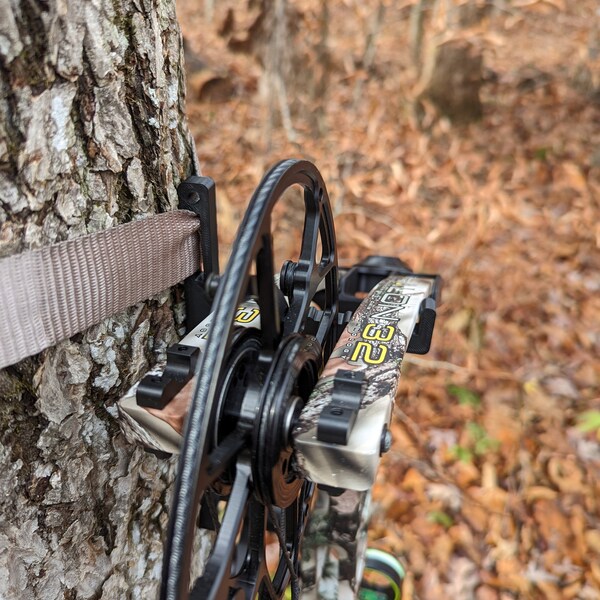 Bow Hanger for Gear Strap/Amsteel Saddle Tree Stand Hunting