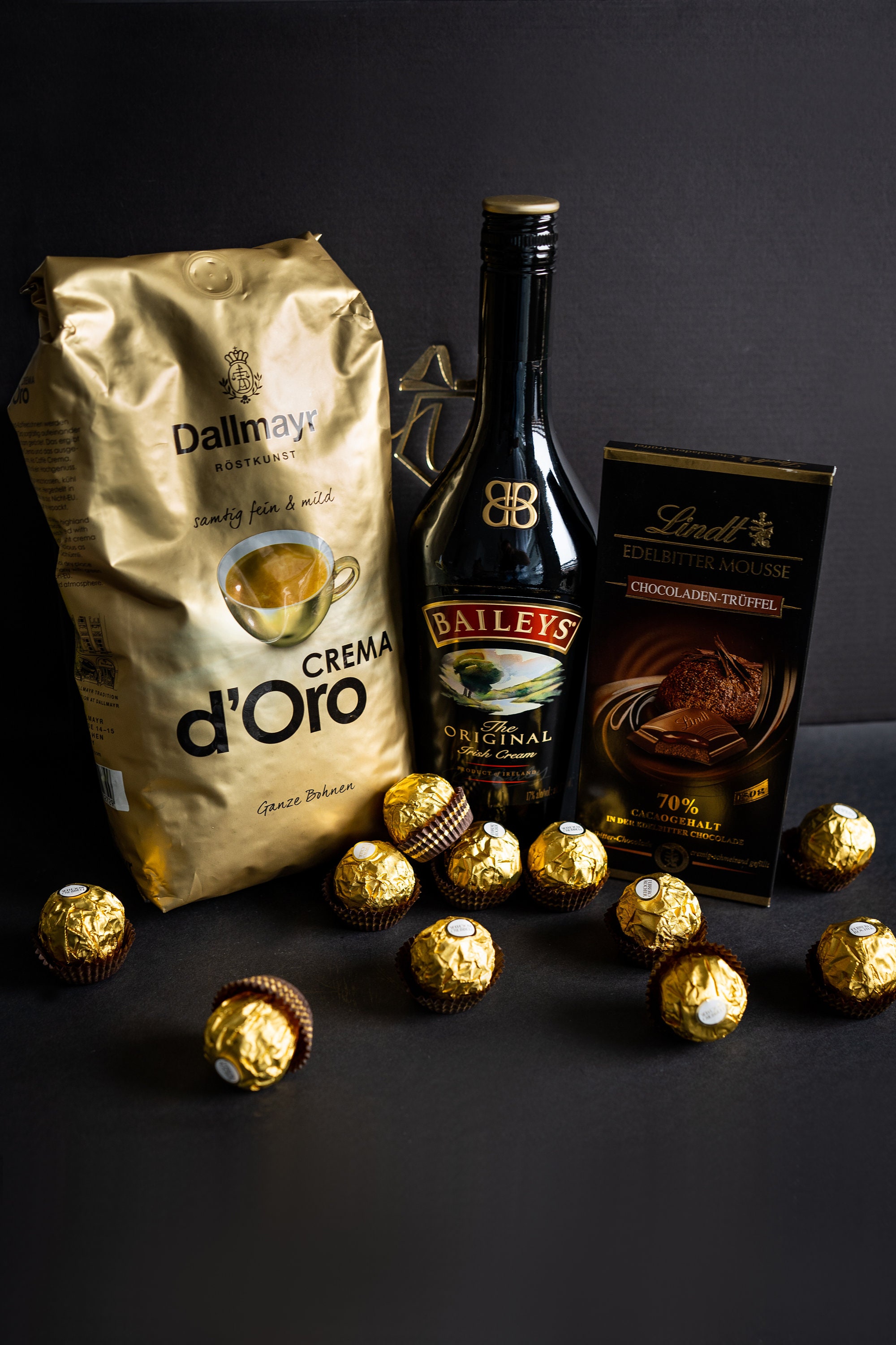 Geschenkbox with Balleys und Dallmayr CREMA d'Oro Kaffeebohnen